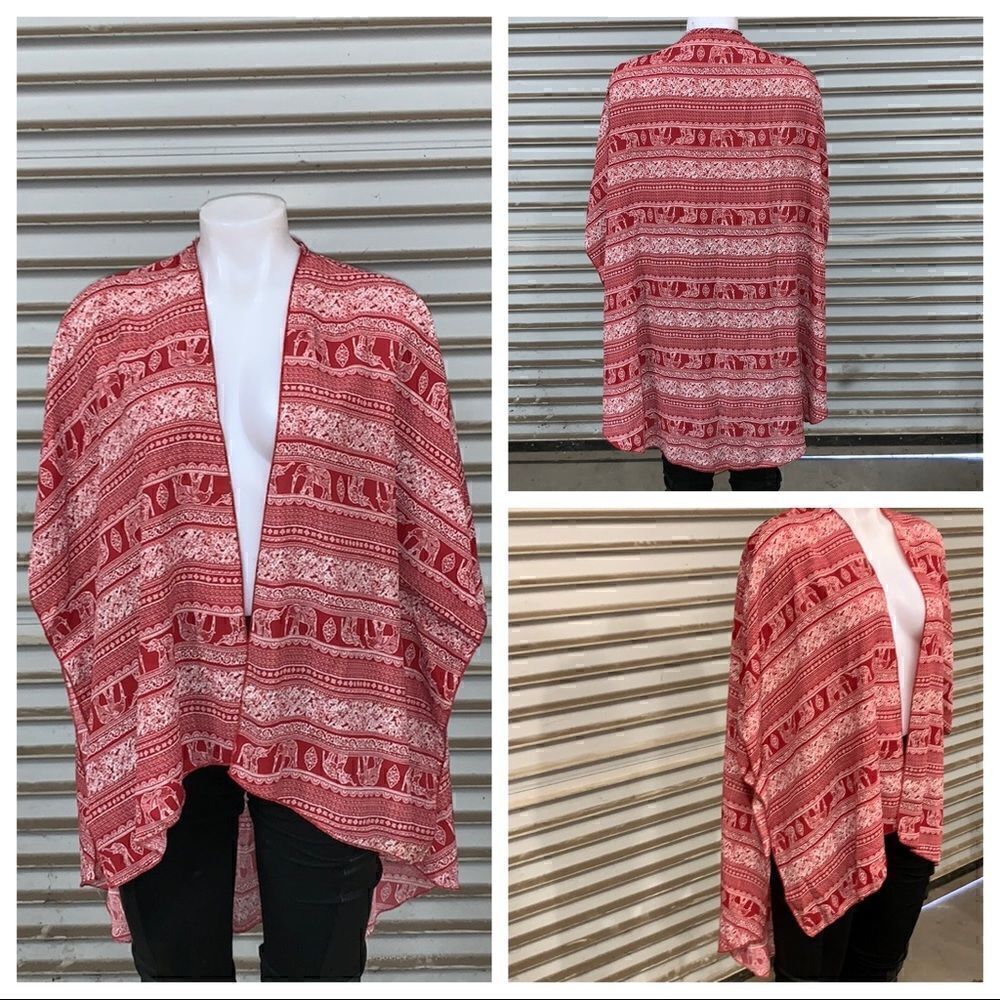 🛍️Neblina by Urban Episode shawl size medium.